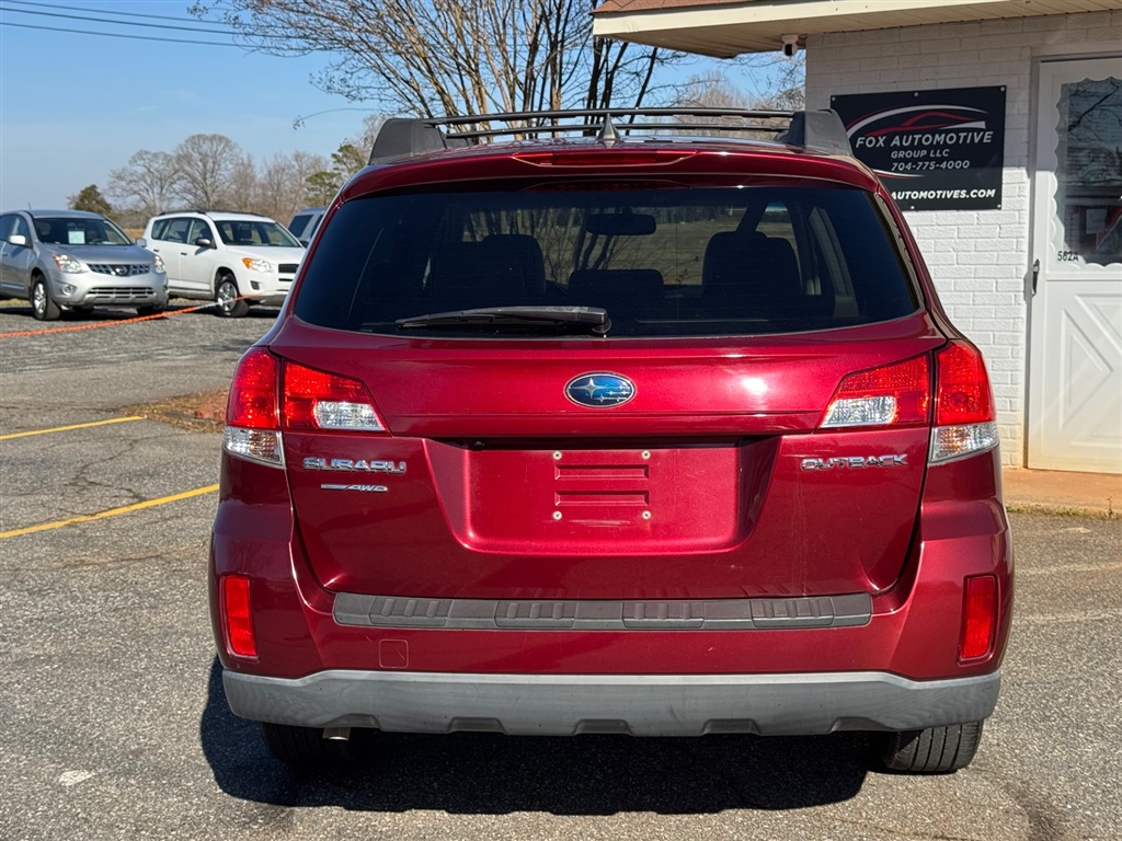 2011 Subaru Outback 2.5i Limited photo