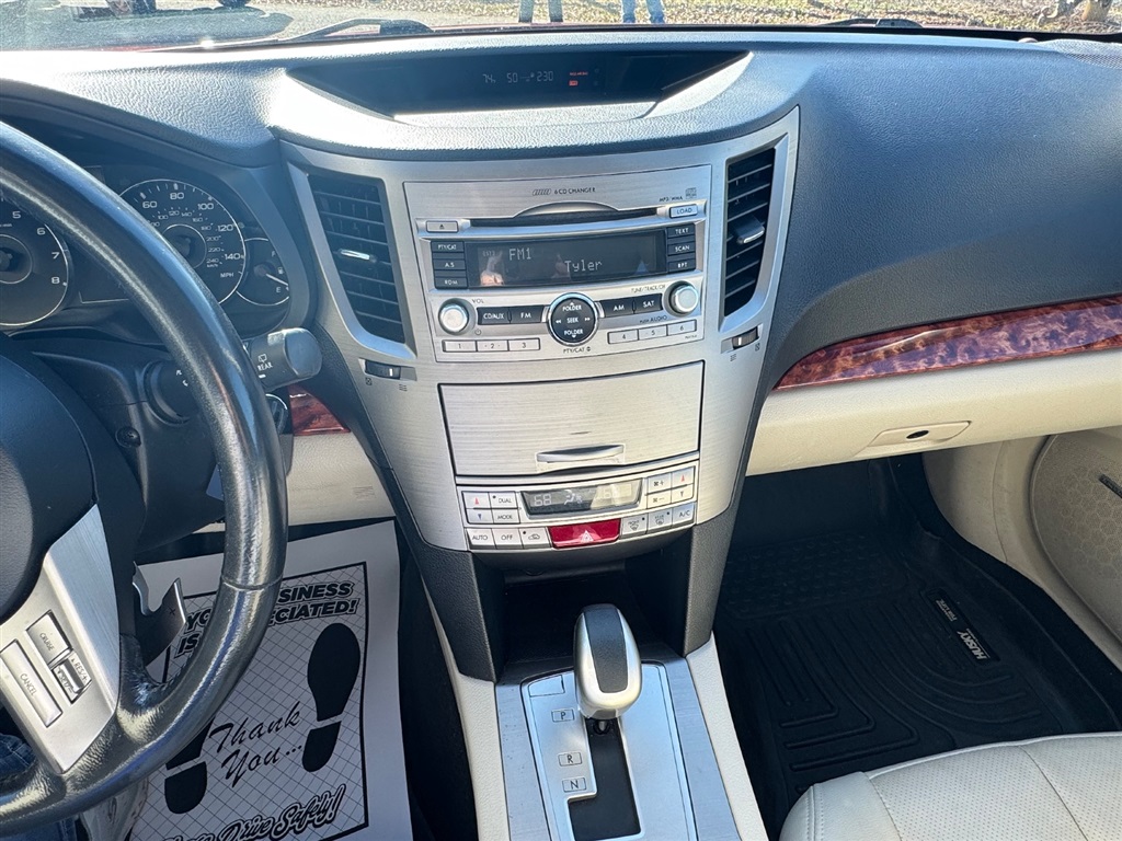 2011 Subaru Outback 2.5i Limited photo