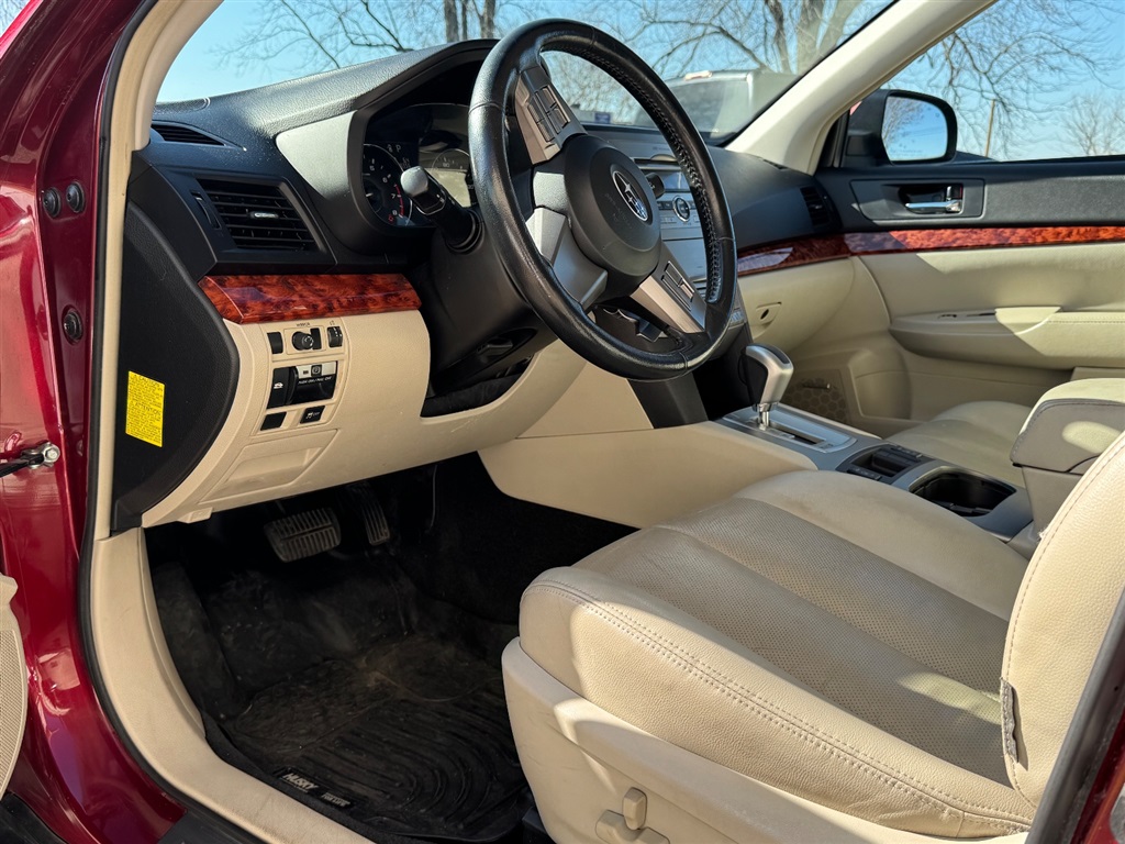 2011 Subaru Outback 2.5i Limited photo