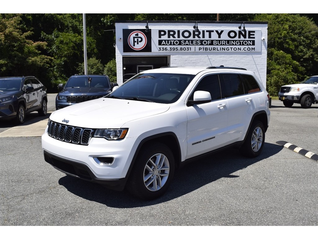 White 2017 Jeep Grand Cherokee Laredo 4WD SUV / Crossover Four-Wheel Drive Automatic
