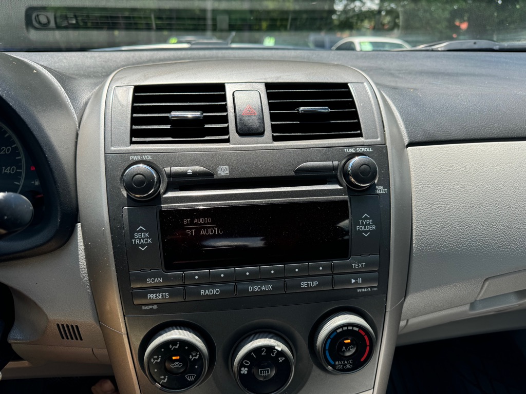 2011 Toyota Corolla photo