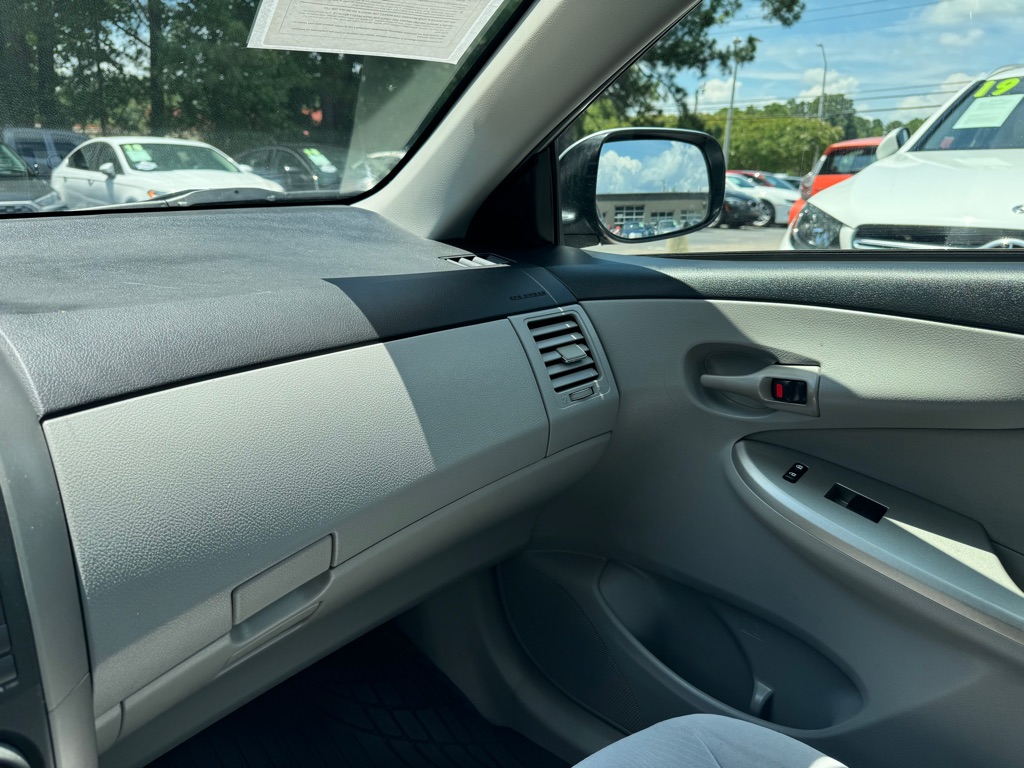2011 Toyota Corolla photo