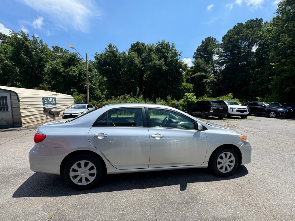 2011 Toyota Corolla photo