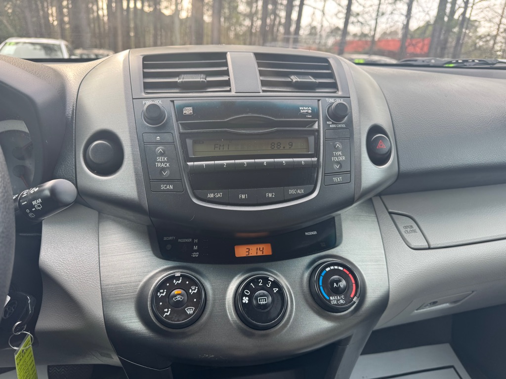 2011 Toyota RAV4 photo