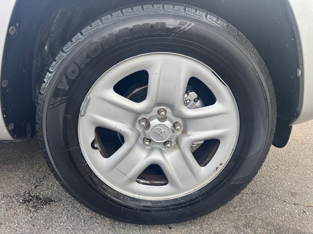2011 Toyota RAV4 photo