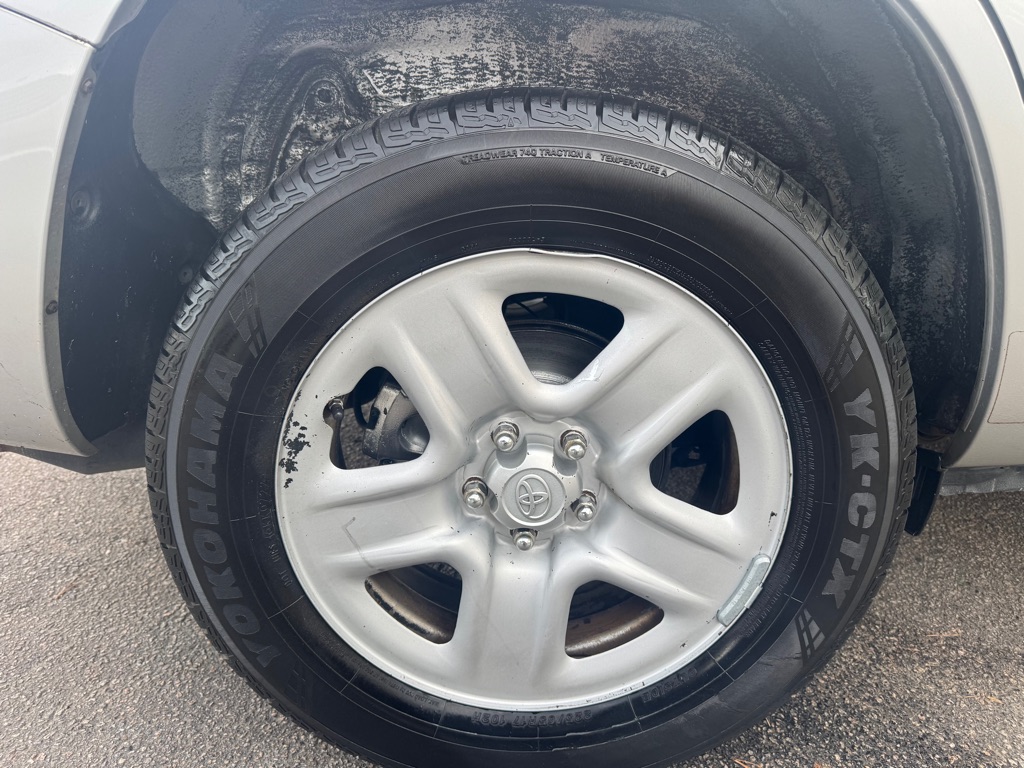 2011 Toyota RAV4 photo