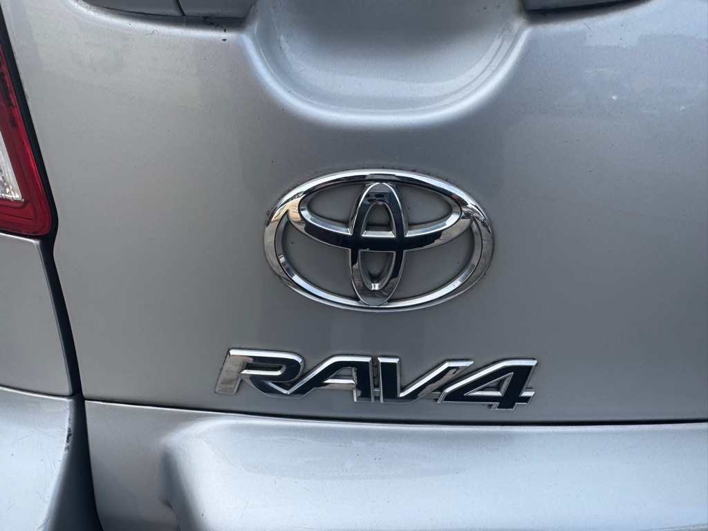 2011 Toyota RAV4 photo