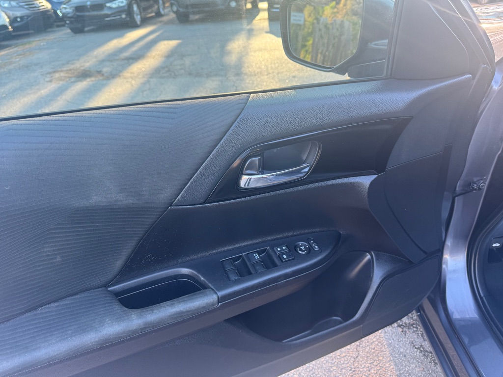 2017 Honda Accord LX  photo