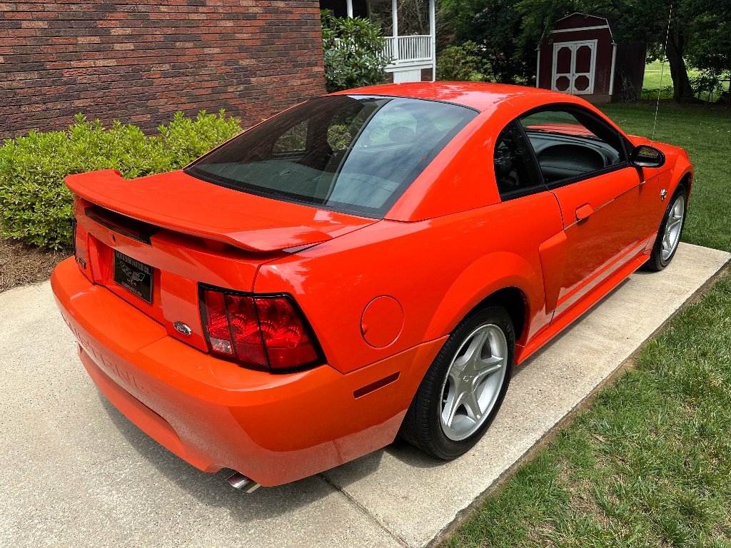 2004 Ford Mustang GT Deluxe photo
