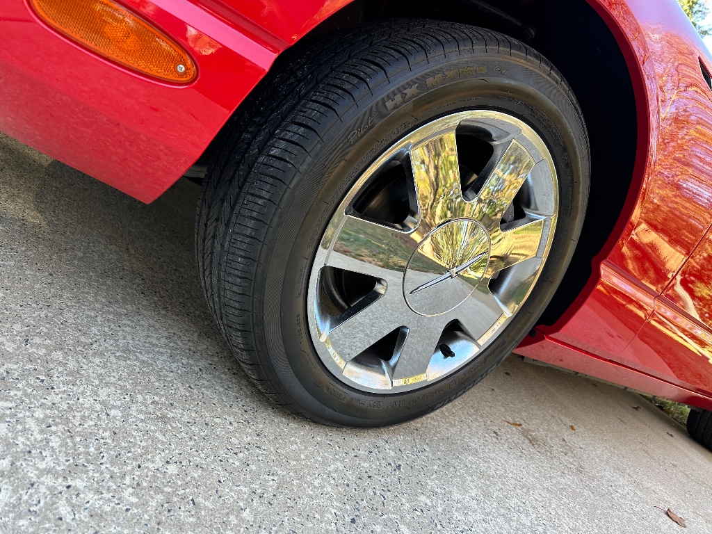 2002 Ford Thunderbird Deluxe photo
