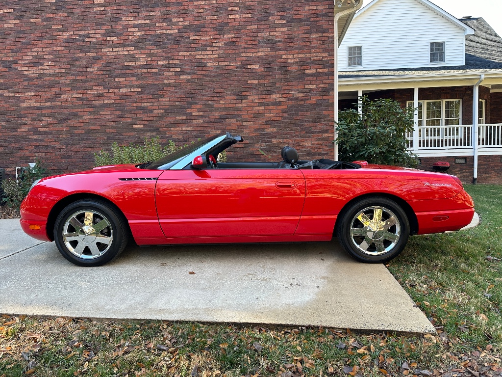2002 Ford Thunderbird Deluxe photo