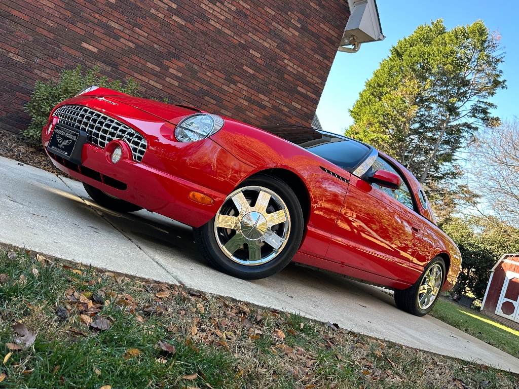 2002 Ford Thunderbird Deluxe photo