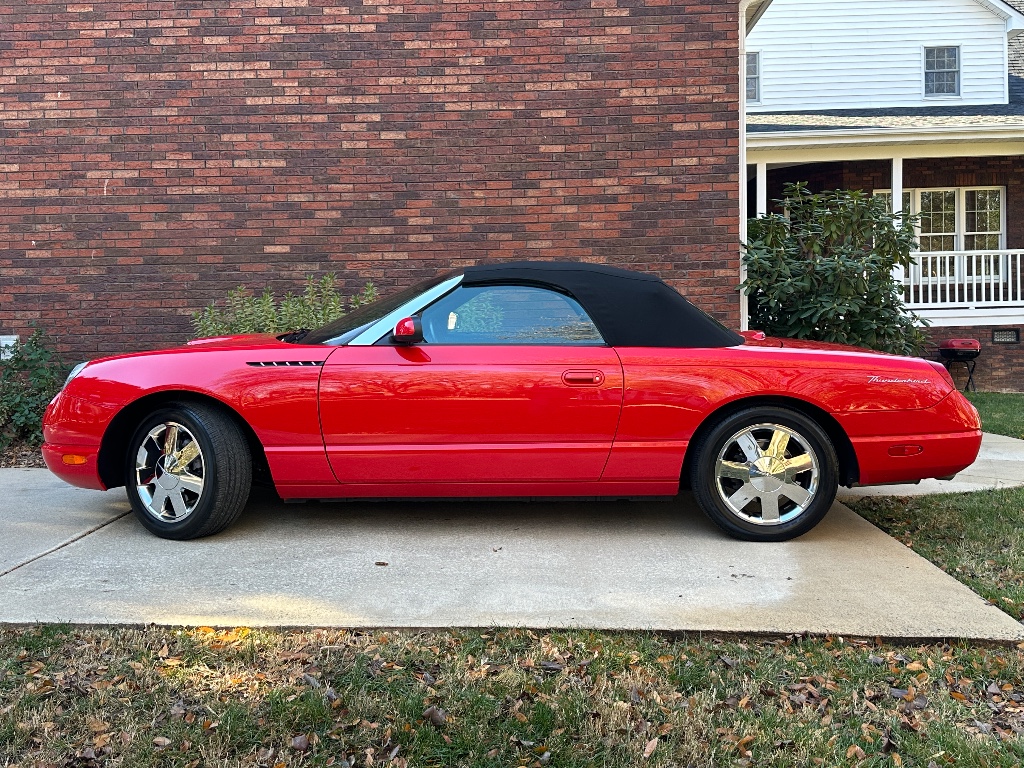 2002 Ford Thunderbird Deluxe photo