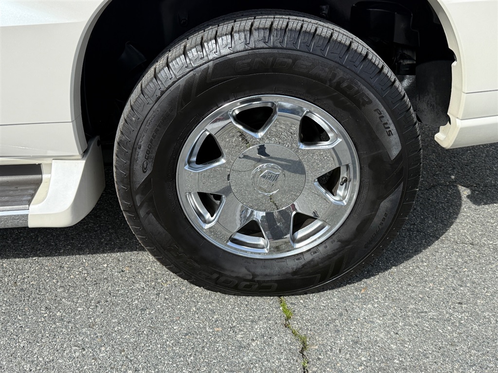 2002 Cadillac Escalade photo