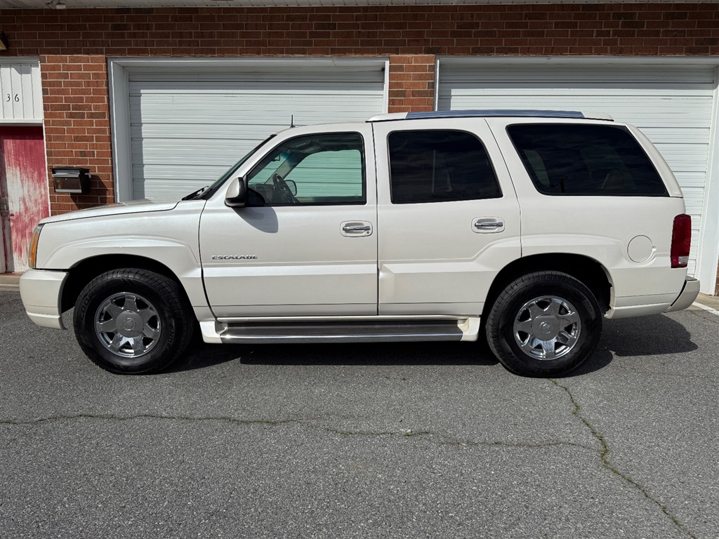 2002 Cadillac Escalade photo