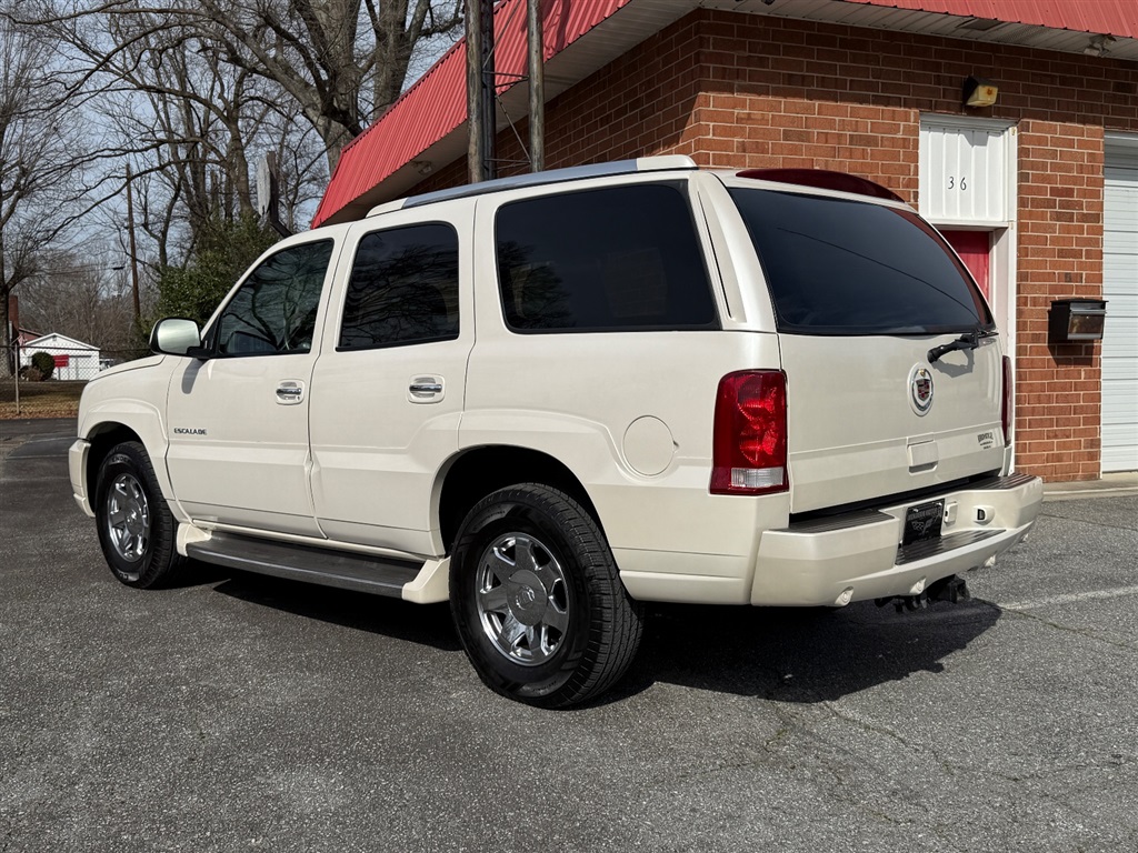 2002 Cadillac Escalade photo