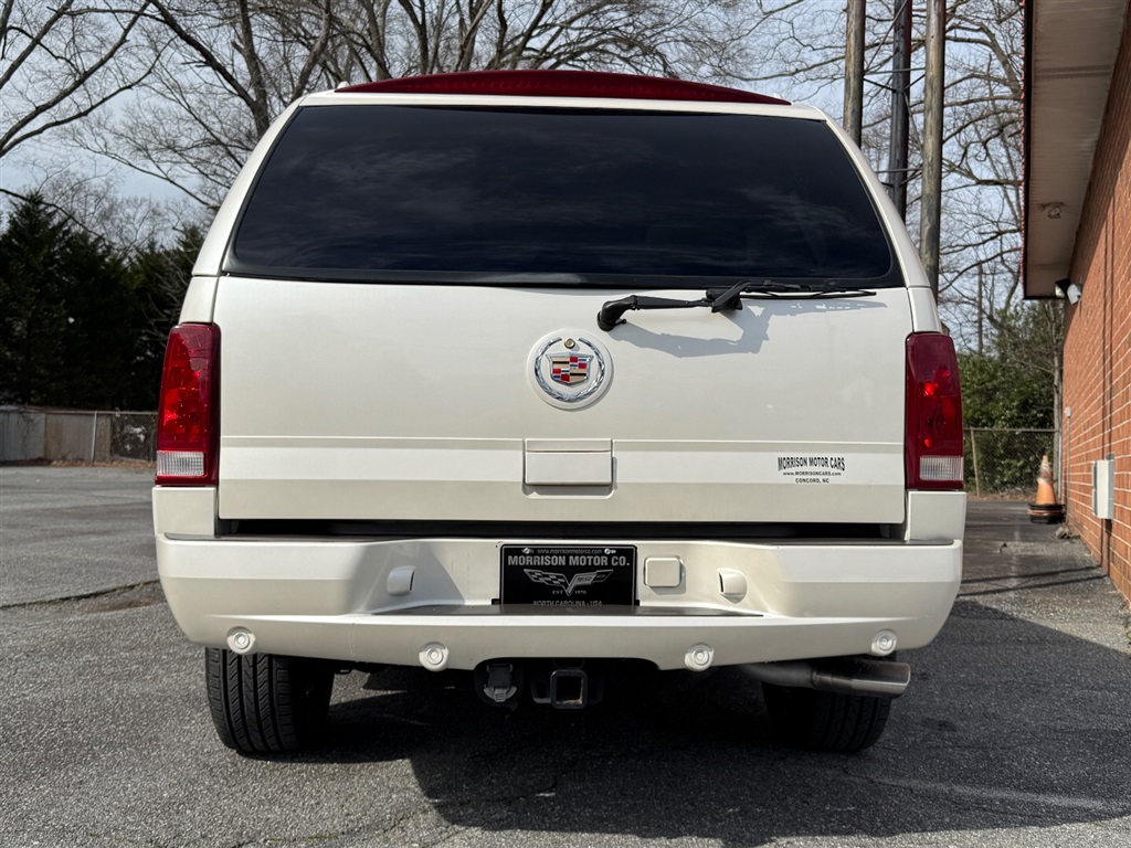 2002 Cadillac Escalade photo