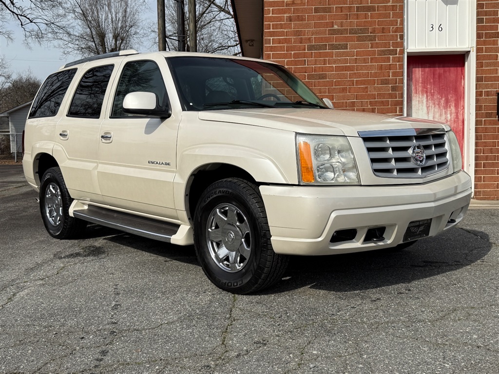 2002 Cadillac Escalade photo
