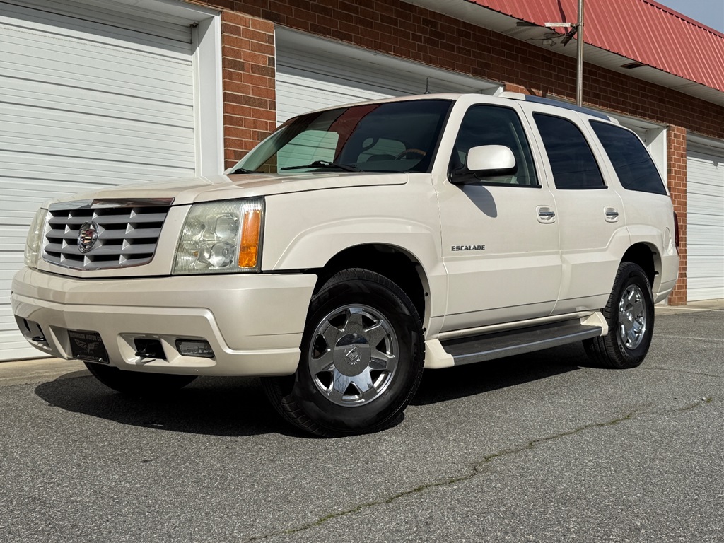 2002 Cadillac Escalade photo