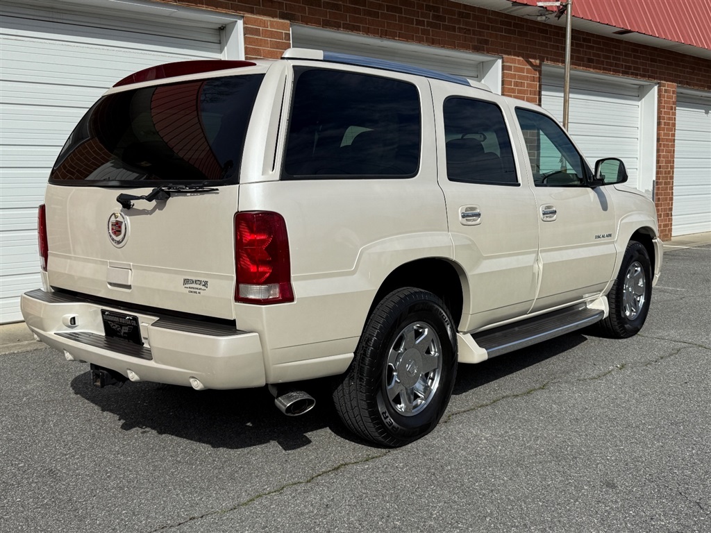 2002 Cadillac Escalade photo