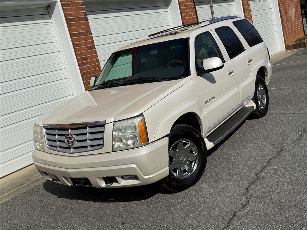 2002 Cadillac Escalade photo