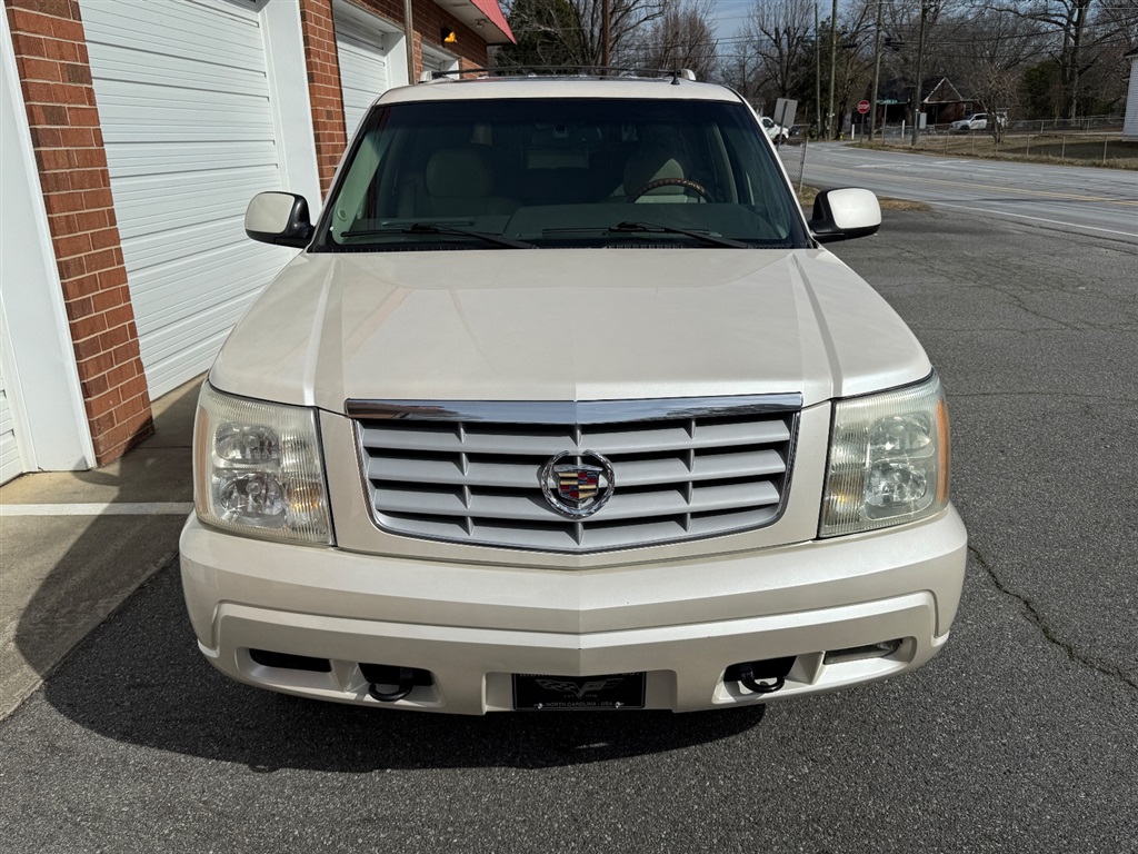 2002 Cadillac Escalade photo