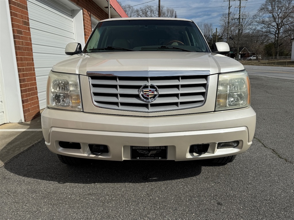 2002 Cadillac Escalade photo