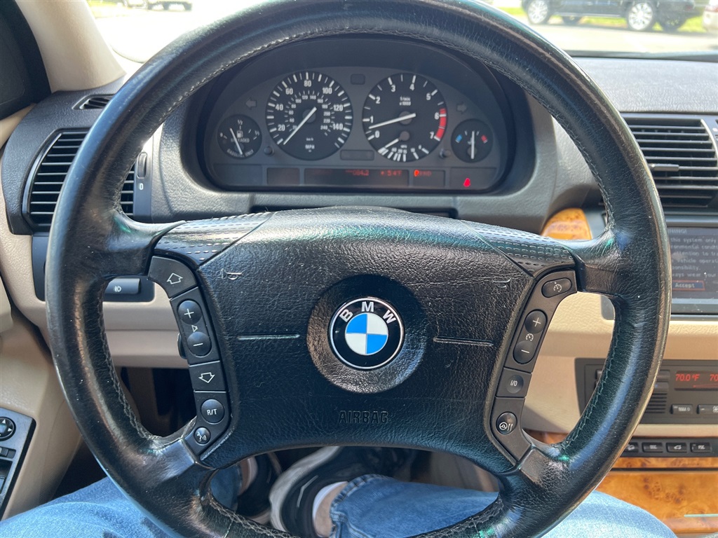 2003 BMW X5 4.4i photo