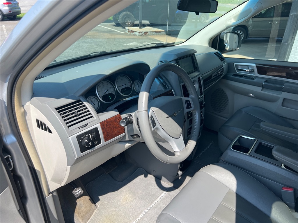 ChryslerTown & Country Touring12
