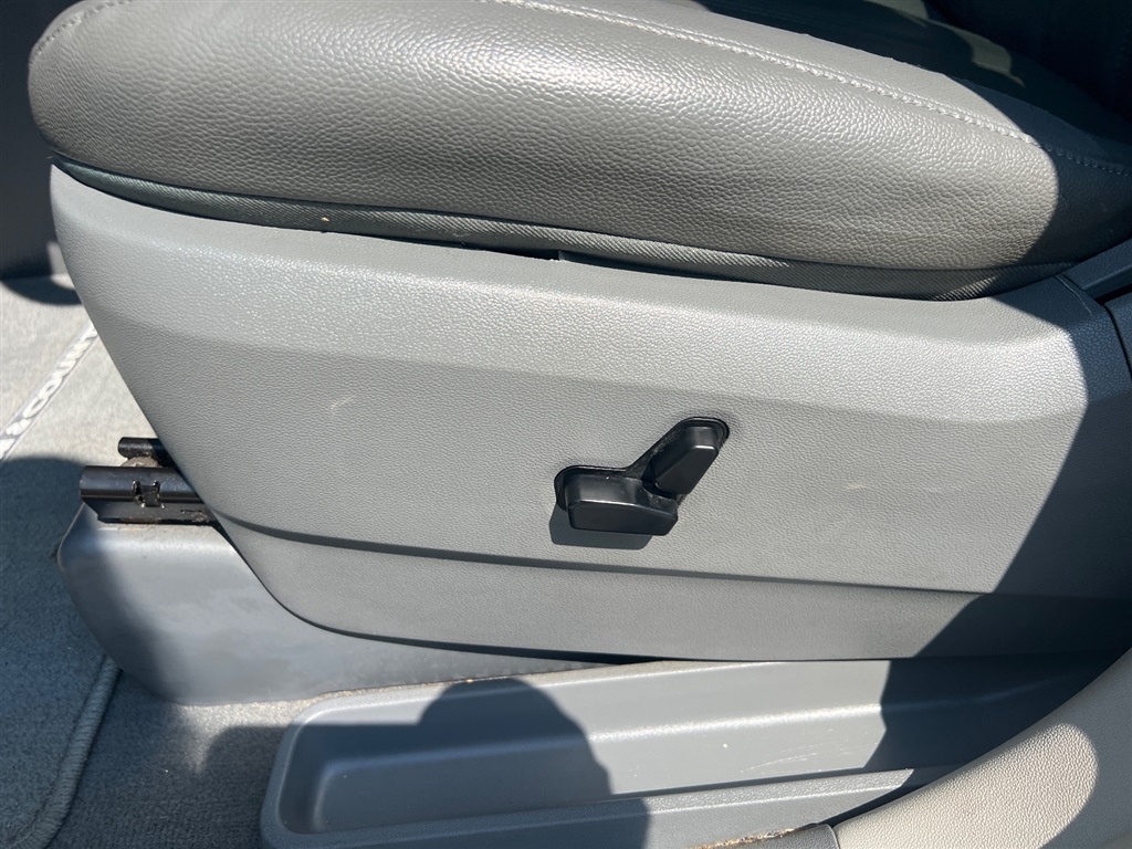 ChryslerTown & Country Touring14