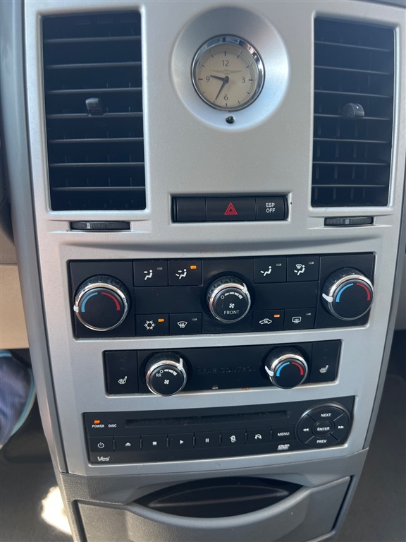 ChryslerTown & Country Touring24