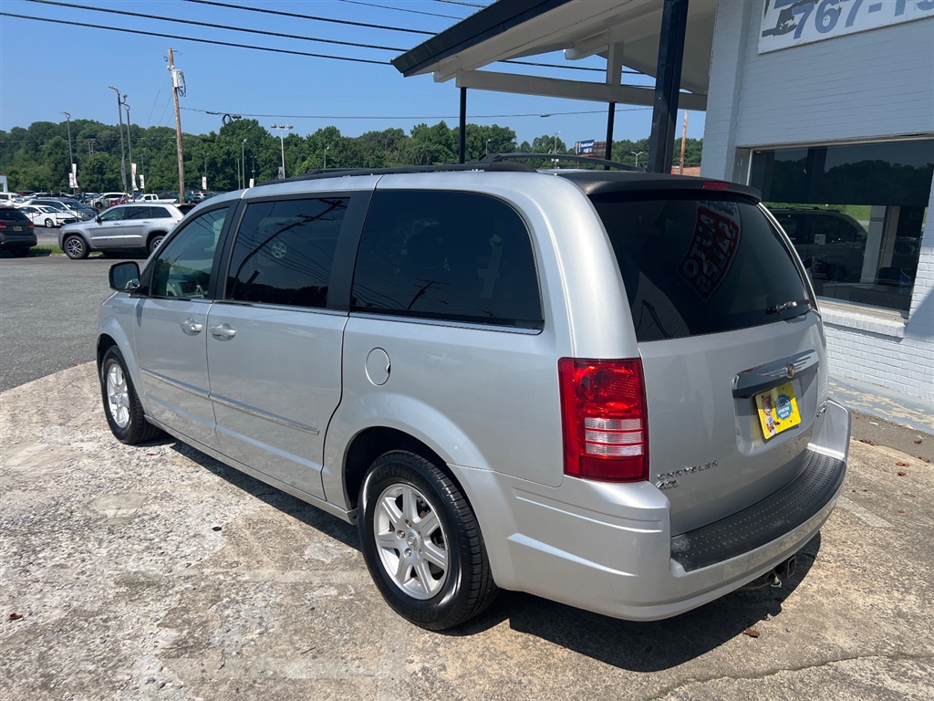 ChryslerTown & Country Touring3