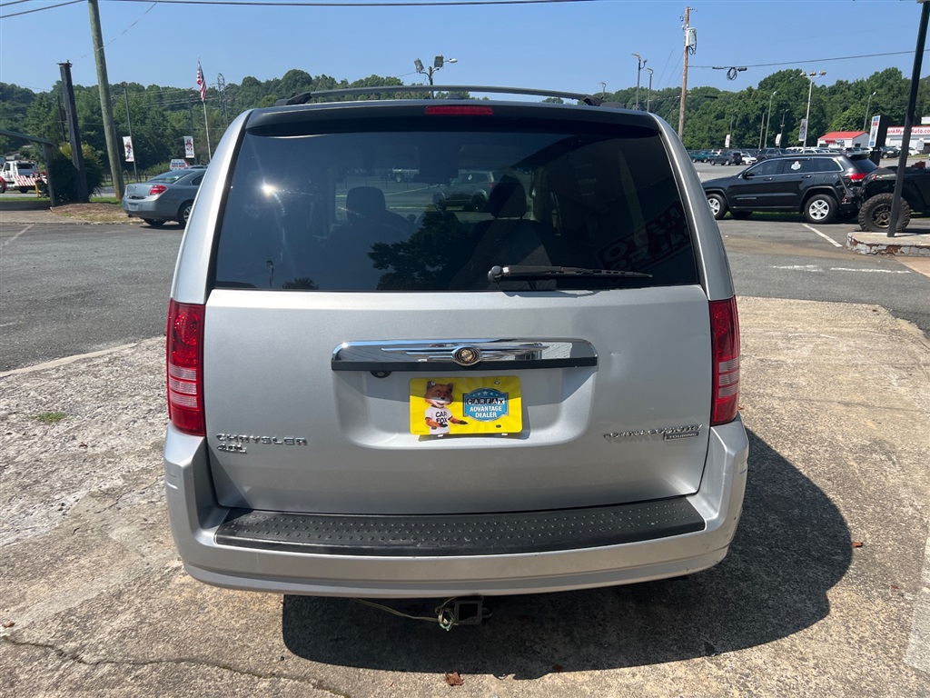 ChryslerTown & Country Touring4