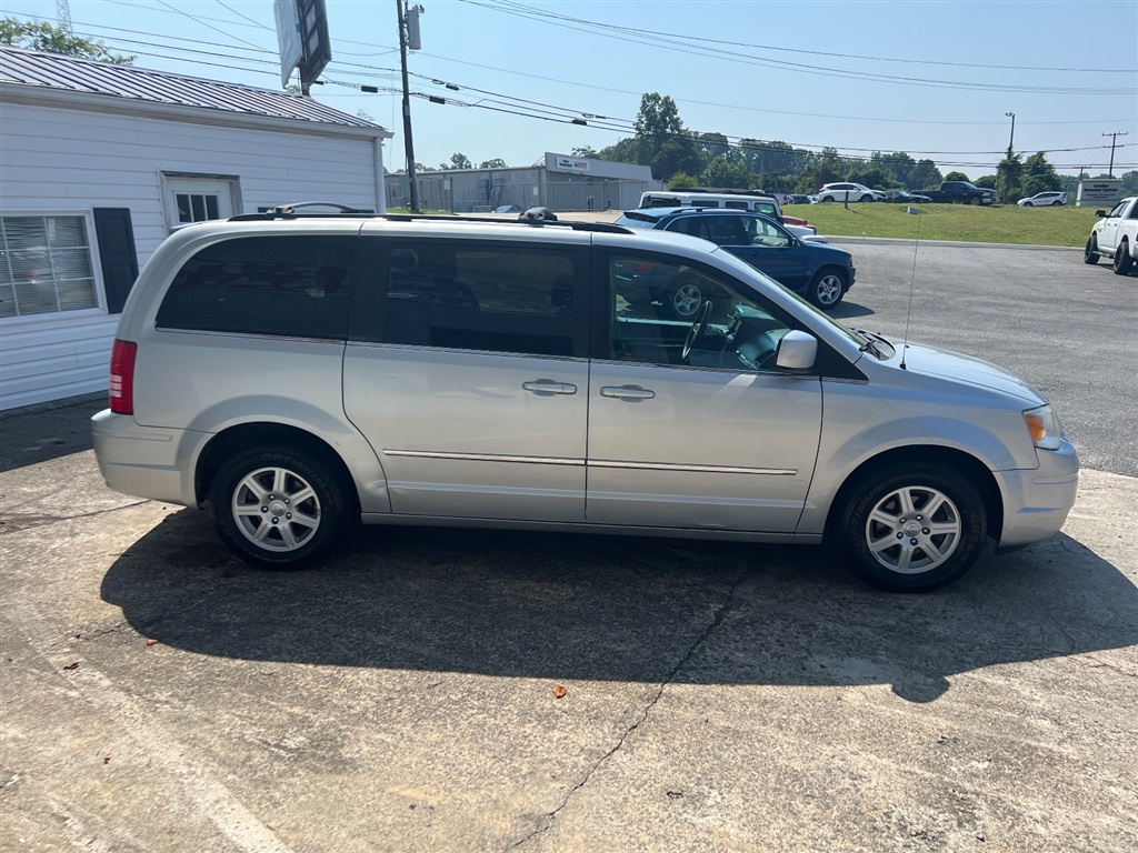 ChryslerTown & Country Touring6