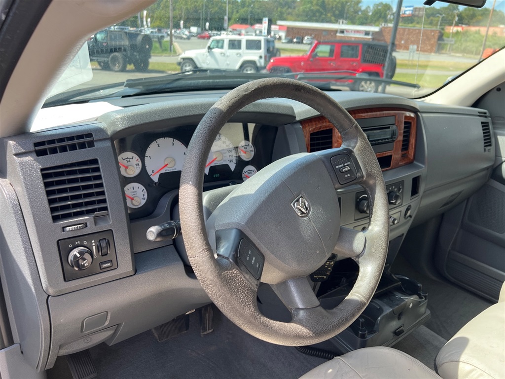 DodgeRam 2500 SLT Quad Cab Long Bed 4WD12