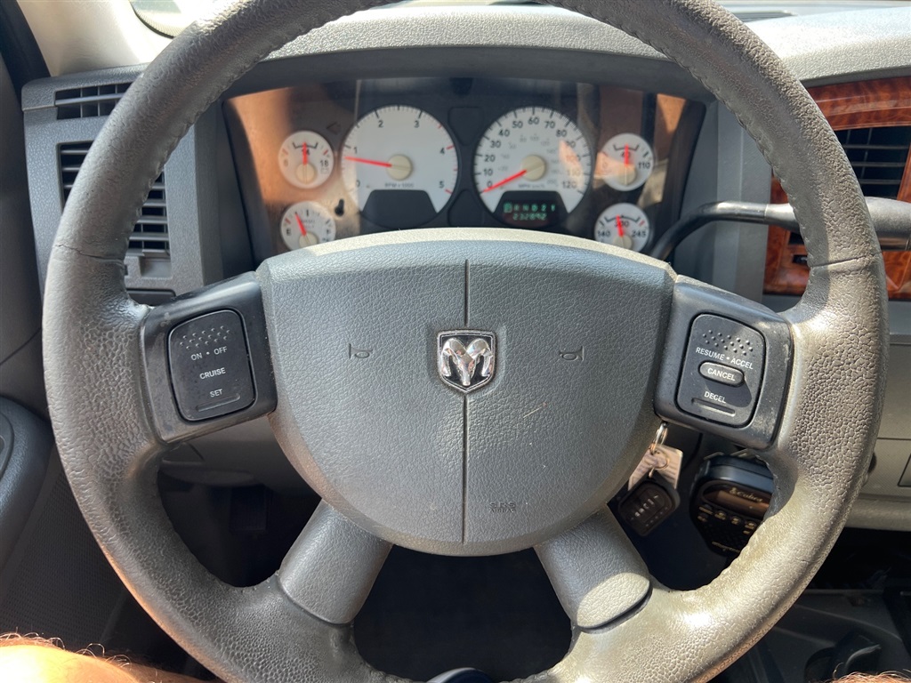 DodgeRam 2500 SLT Quad Cab Long Bed 4WD16