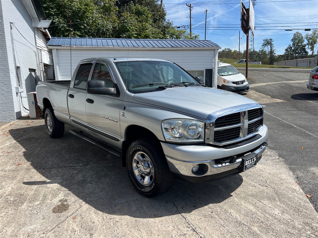 DodgeRam 2500 SLT Quad Cab Long Bed 4WD7