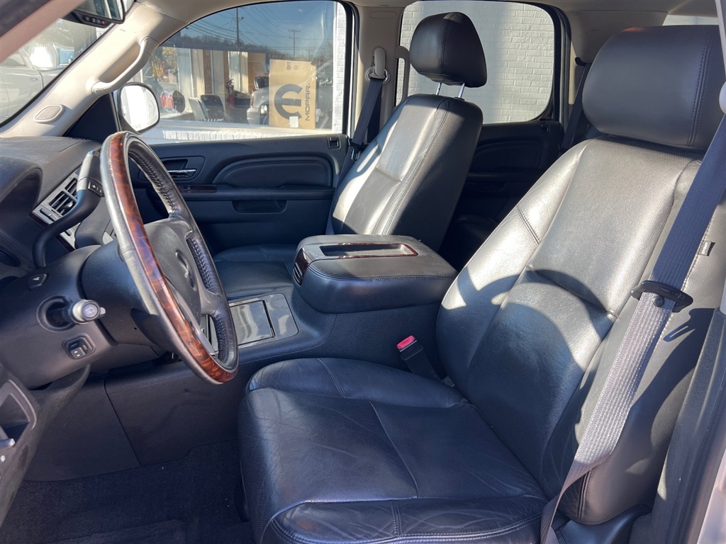 GMCYukon Denali 4WD10