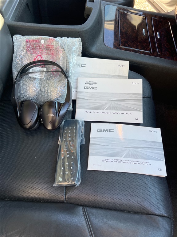 GMCYukon Denali 4WD28