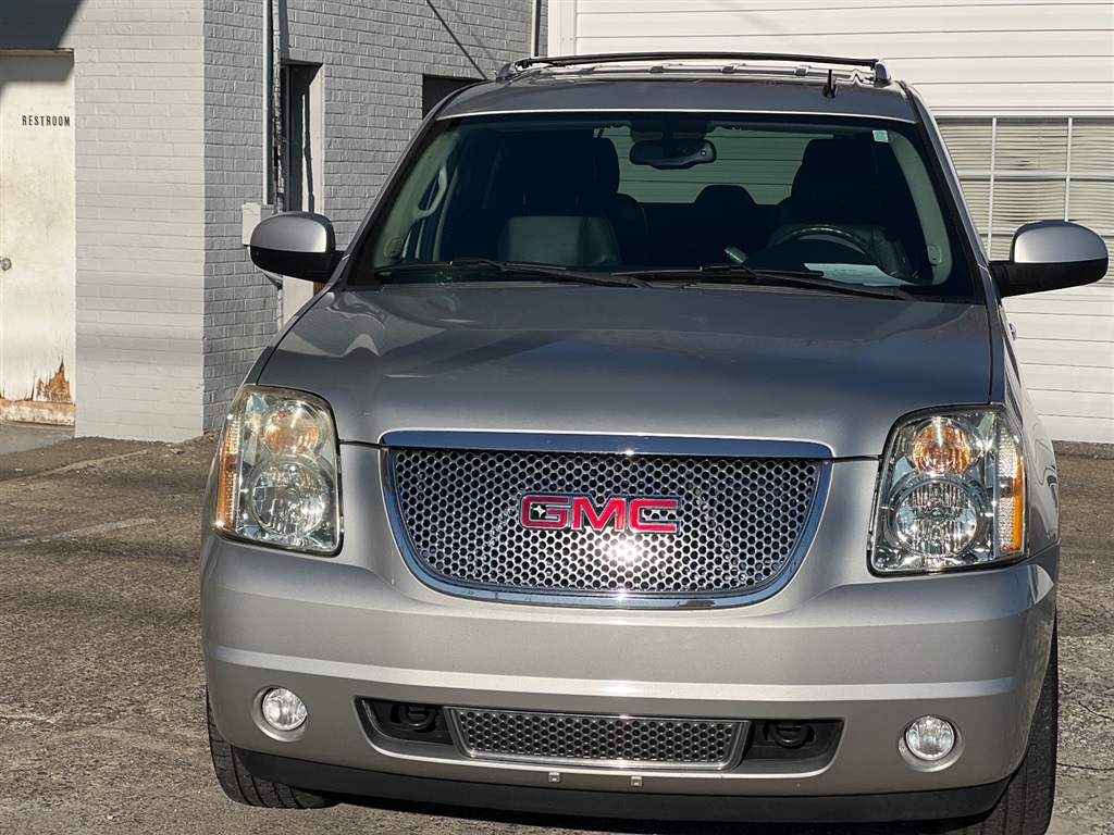 GMCYukon Denali 4WD7