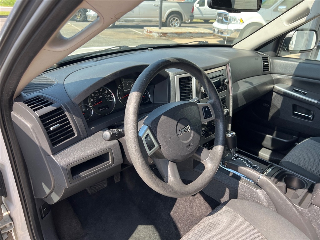 JeepGrand Cherokee Laredo 4WD10