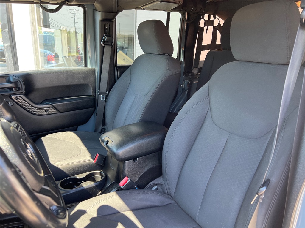 JeepWrangler Unlimited Sport 4WD11