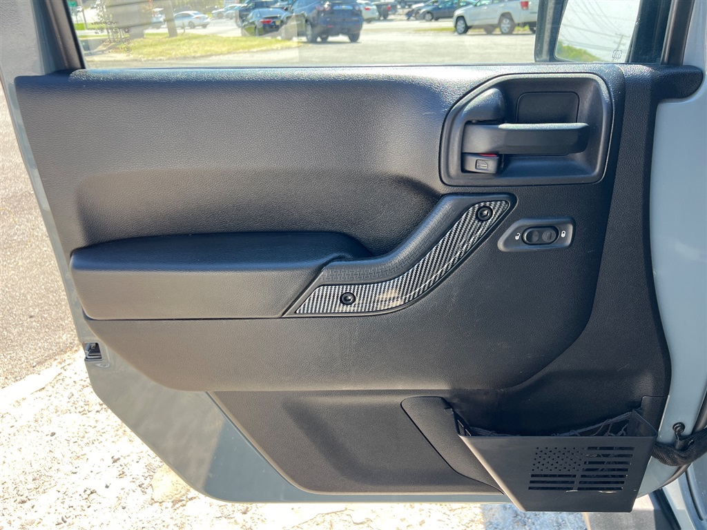 JeepWrangler Unlimited Sport 4WD13