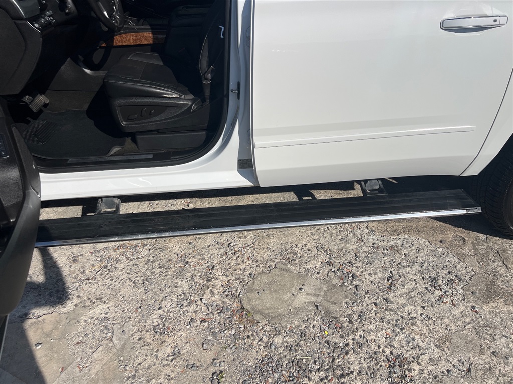 ChevroletSuburban LTZ 1500 4WD11