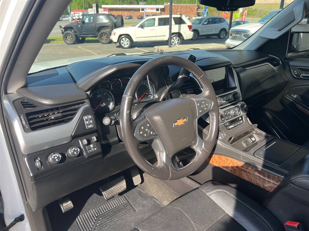 ChevroletSuburban LTZ 1500 4WD13