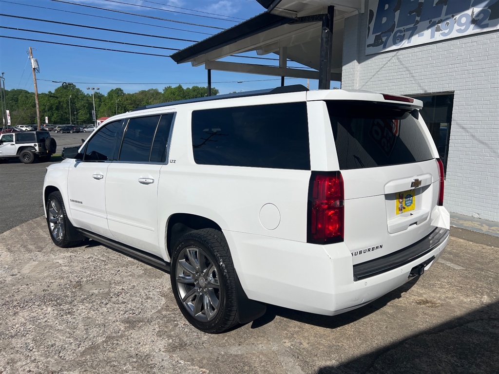 ChevroletSuburban LTZ 1500 4WD3