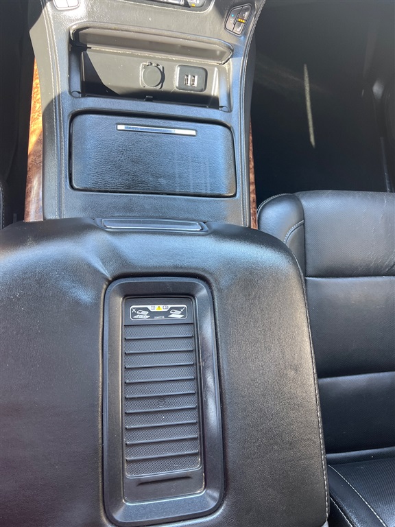 ChevroletSuburban LTZ 1500 4WD30