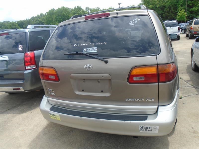 The 1999 Toyota Sienna LE