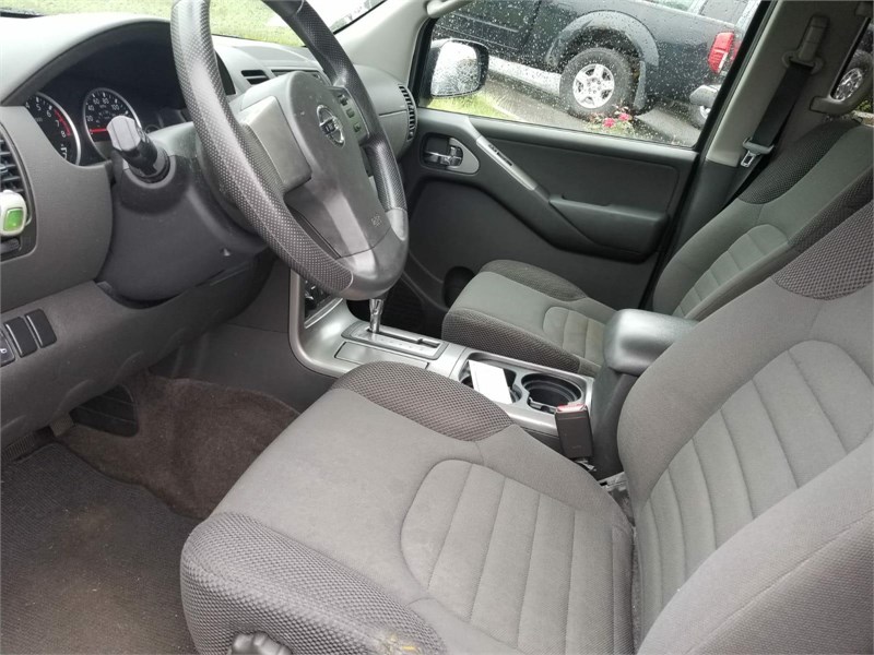 2011 Nissan Pathfinder S photo