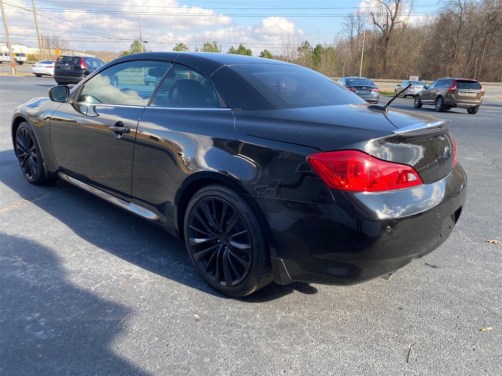 2013 Infiniti Legend photo